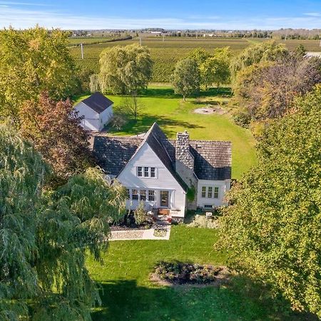 Vila Waterfront Niagara-On-The-Lake Farmhouse On A Vineyard Exteriér fotografie