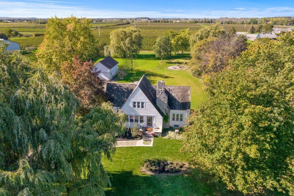 Vila Waterfront Niagara-On-The-Lake Farmhouse On A Vineyard Exteriér fotografie